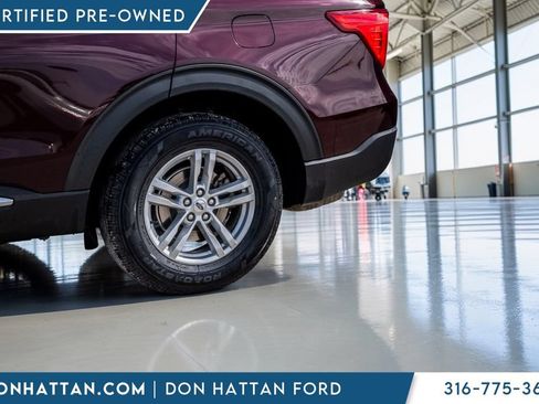 Certified 2022 Ford Explorer XLT w/ Class IV Trailer Tow Package AWD/4WD image 40
