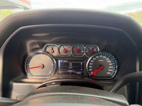 Used 2018 Chevrolet Silverado 1500 LT w/ Midnight Edition AWD/4WD image 14