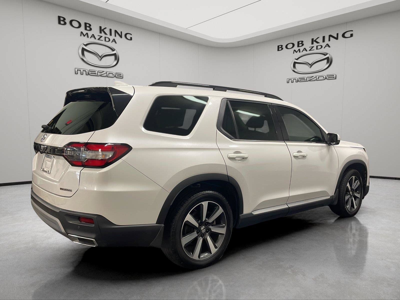 Used 2025 Honda Pilot Touring image 5