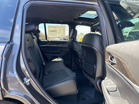 New 2026 Jeep Grand Cherokee Altitude AWD/4WD image 27