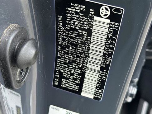 Certified 2025 Toyota Corolla LE image 32