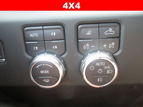 Used 2024 GMC Sierra 2500 Denali w/ Denali Reserve Package AWD/4WD image 32