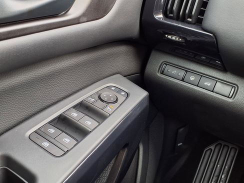 New 2026 Nissan Pathfinder SV image 23