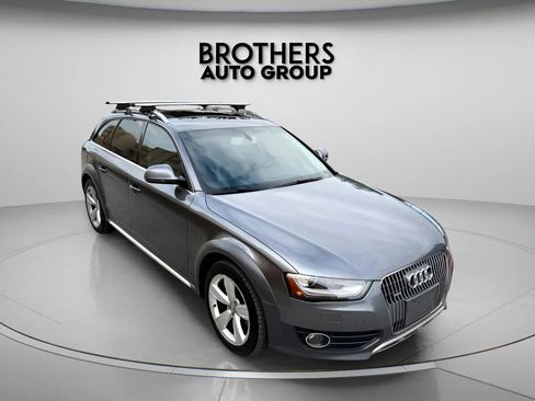 Used 2013 Audi A4 Premium Plus w/ Premium Plus Pkg AWD/4WD image 3