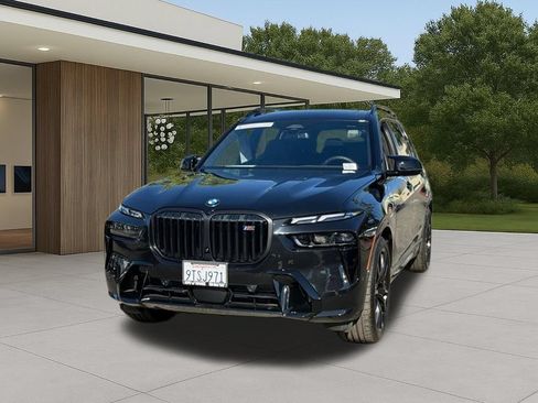 Used 2026 BMW X7 M60i w/ Climate Comfort Package AWD/4WD image 3