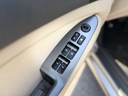 Used 2013 Kia Optima LX w/ Hybrid Convenience Pkg FWD image 10