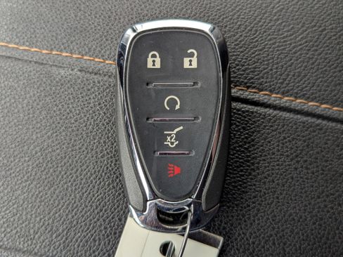 Used 2019 Chevrolet Traverse LT image 17