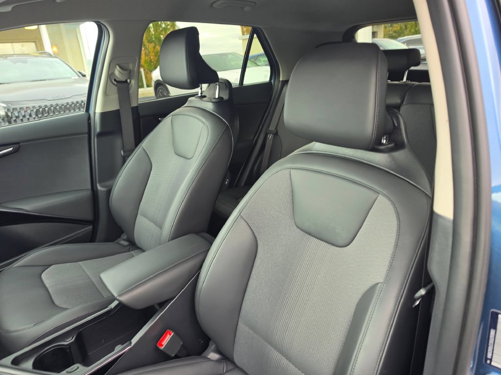 Certified 2025 Kia Niro EX FWD image 21