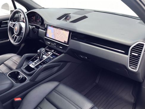Certified 2021 Porsche Cayenne AWD/4WD image 25