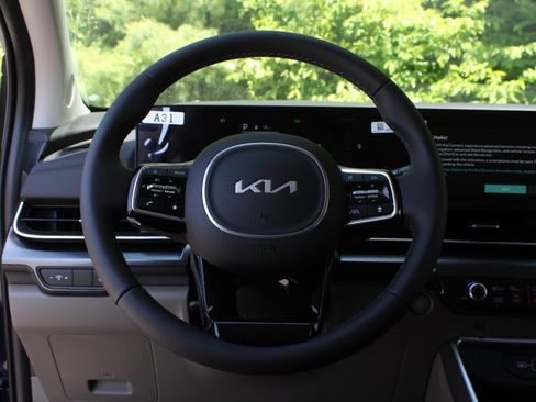New 2026 Kia Carnival FWD image 10