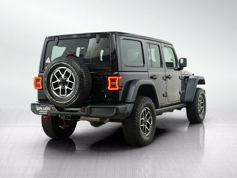 Used 2025 Jeep Wrangler Unlimited Rubicon w/ Convenience Group AWD/4WD image 7