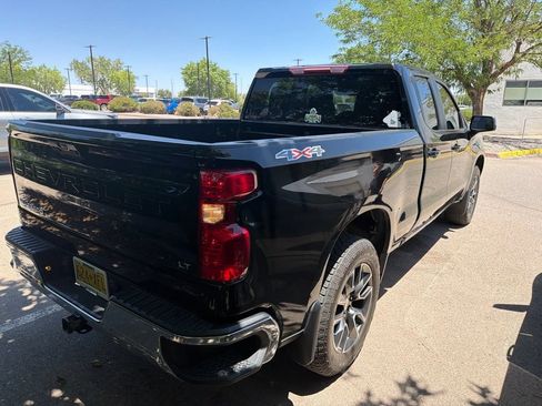Used 2023 Chevrolet Silverado 1500 LT AWD/4WD image 7