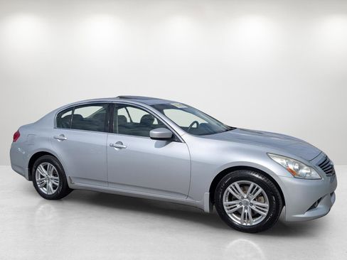 Used 2012 INFINITI G37 x w/ Premium Pkg image 3