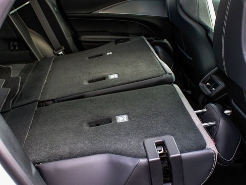 Used 2024 Cadillac Lyriq Tech image 38