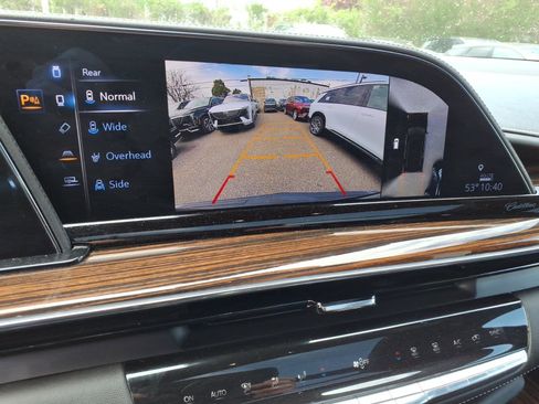 Used 2023 Cadillac Escalade Premium Luxury AWD/4WD image 25