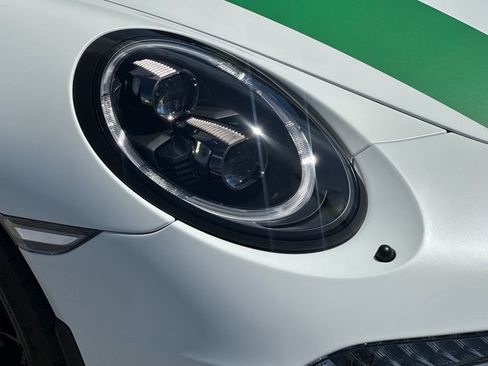 Certified 2016 Porsche 911 R image 34