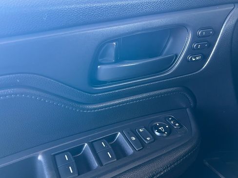 Used 2023 Honda Odyssey Sport image 19