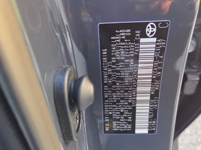 Used 2025 Toyota Corolla LE FWD image 6
