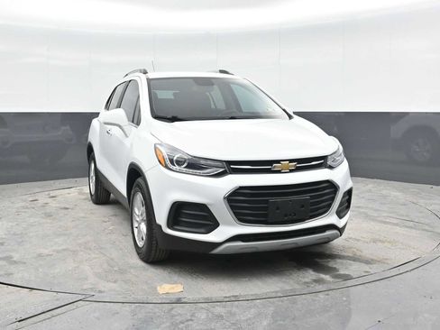 Used 2019 Chevrolet Trax LT w/ LT Convenience Package FWD image 5