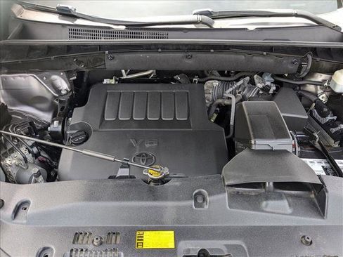 Used 2014 Toyota Highlander Limited Platinum FWD image 26