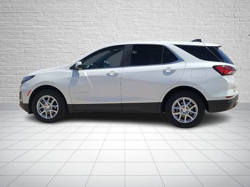 Used 2024 Chevrolet Equinox LT AWD/4WD image 2