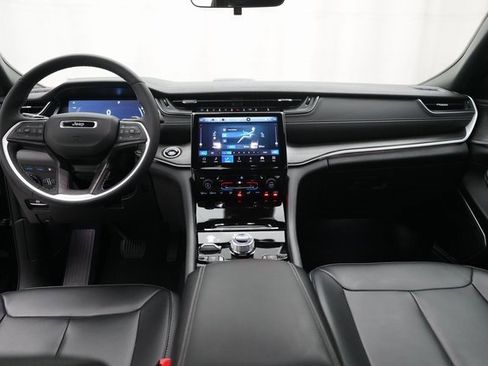 Used 2025 Jeep Grand Cherokee Limited 4xe image 5