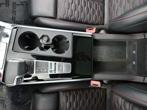 Used 2021 Audi RS 6 AWD/4WD image 40