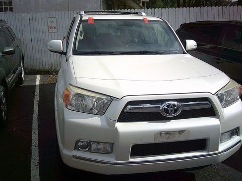 Used 2012 Toyota 4Runner Limited AWD/4WD image 3