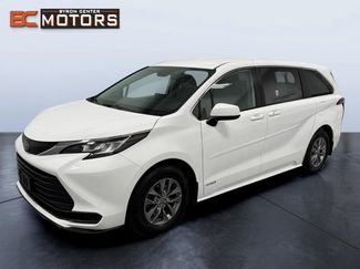 Used 2021 Toyota Sienna LE video 1