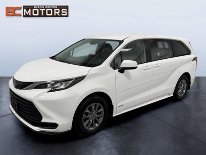 Used 2021 Toyota Sienna LE