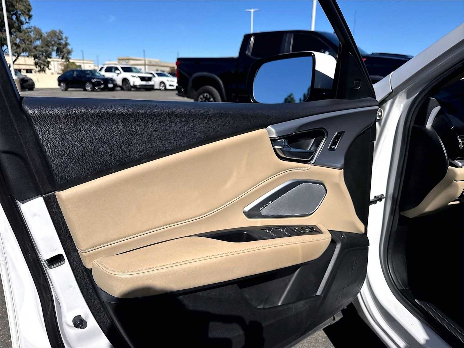 Used 2023 Acura RDX w/ Technology Package FWD image 24