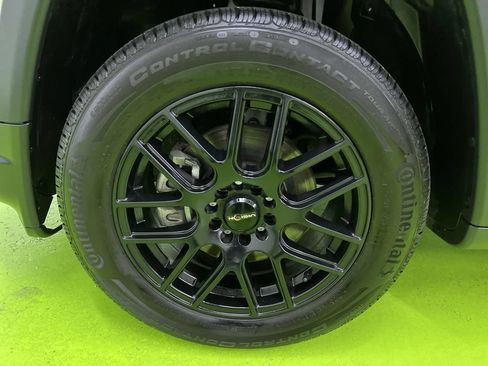 Used 2019 Jeep Compass Latitude w/ Popular Equipment Group AWD/4WD image 16