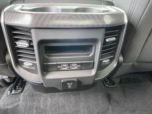 Used 2025 RAM 1500 Big Horn AWD/4WD image 46