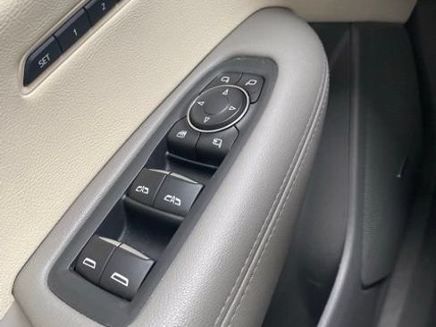 Used 2023 Cadillac XT6 Premium Luxury FWD image 19