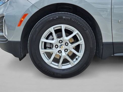 Used 2023 Chevrolet Equinox LT FWD image 22