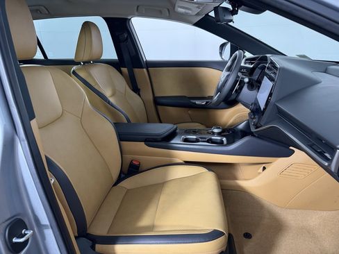 Used 2024 Lexus RZ 300e Premium image 32