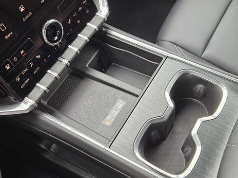 Used 2024 GMC Acadia Elevation image 16