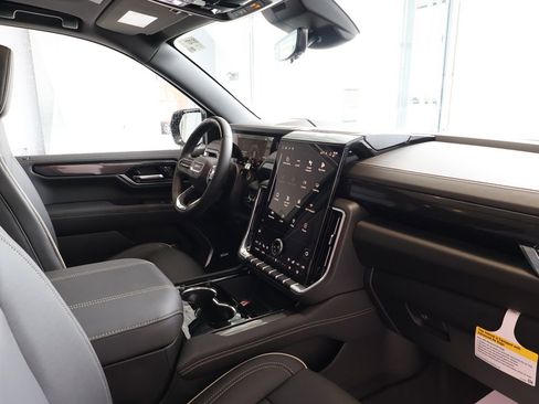 New 2026 GMC Yukon Elevation w/ Elevation Premium Package AWD/4WD image 47