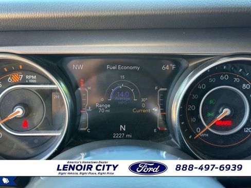 Used 2023 Jeep Wrangler Rubicon w/ LED Lighting Group AWD/4WD image 17