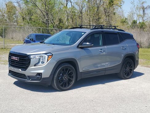 Used 2023 GMC Terrain SLT w/ Infotainment Package II image 35