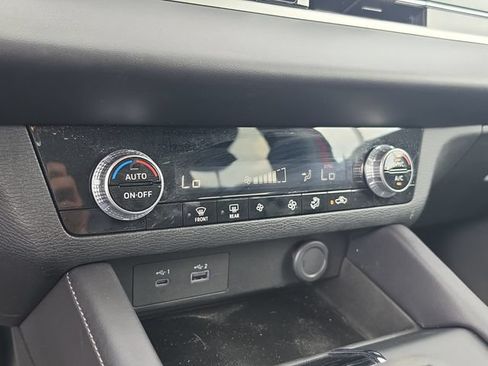 Used 2024 Mitsubishi Outlander ES FWD image 25