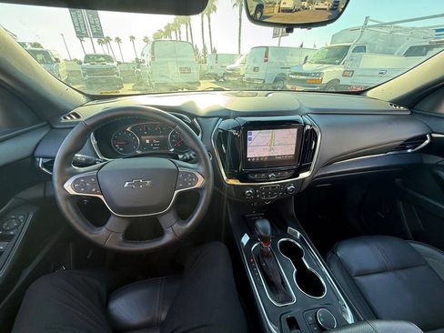 Used 2023 Chevrolet Traverse RS FWD image 13