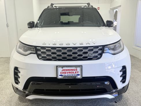 Used 2023 Land Rover Discovery Metropolitan Edition image 2