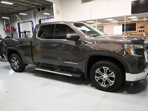 Used 2020 GMC Sierra 1500 SLE w/ X31 Off-Road Package image 4