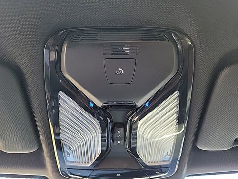 Used 2022 BMW X5 xDrive40i w/ M Sport Package image 38