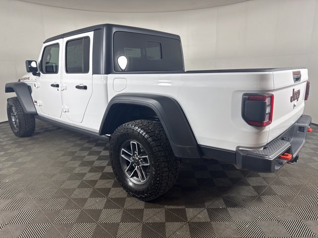 Used 2025 Jeep Gladiator Mojave w/ Convenience Group AWD/4WD image 6