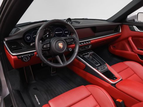 Certified 2024 Porsche 911 Carrera GTS RWD image 4
