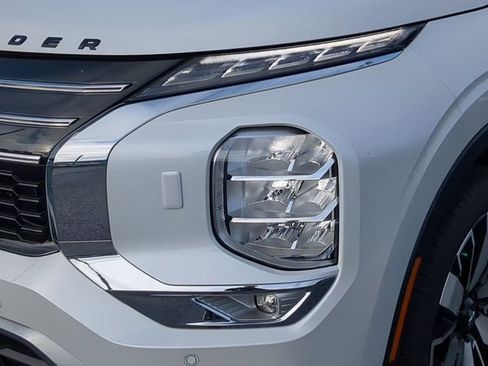 New 2026 Mitsubishi Outlander SEL FWD image 10