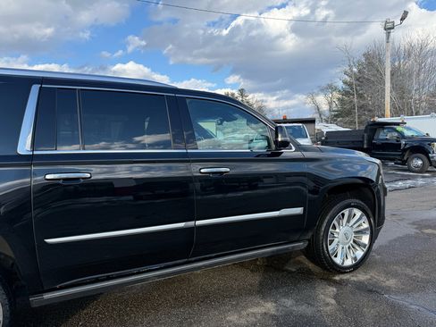 Used 2019 Cadillac Escalade ESV Platinum image 13