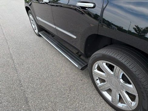 Used 2016 Cadillac Escalade Premium AWD/4WD image 24